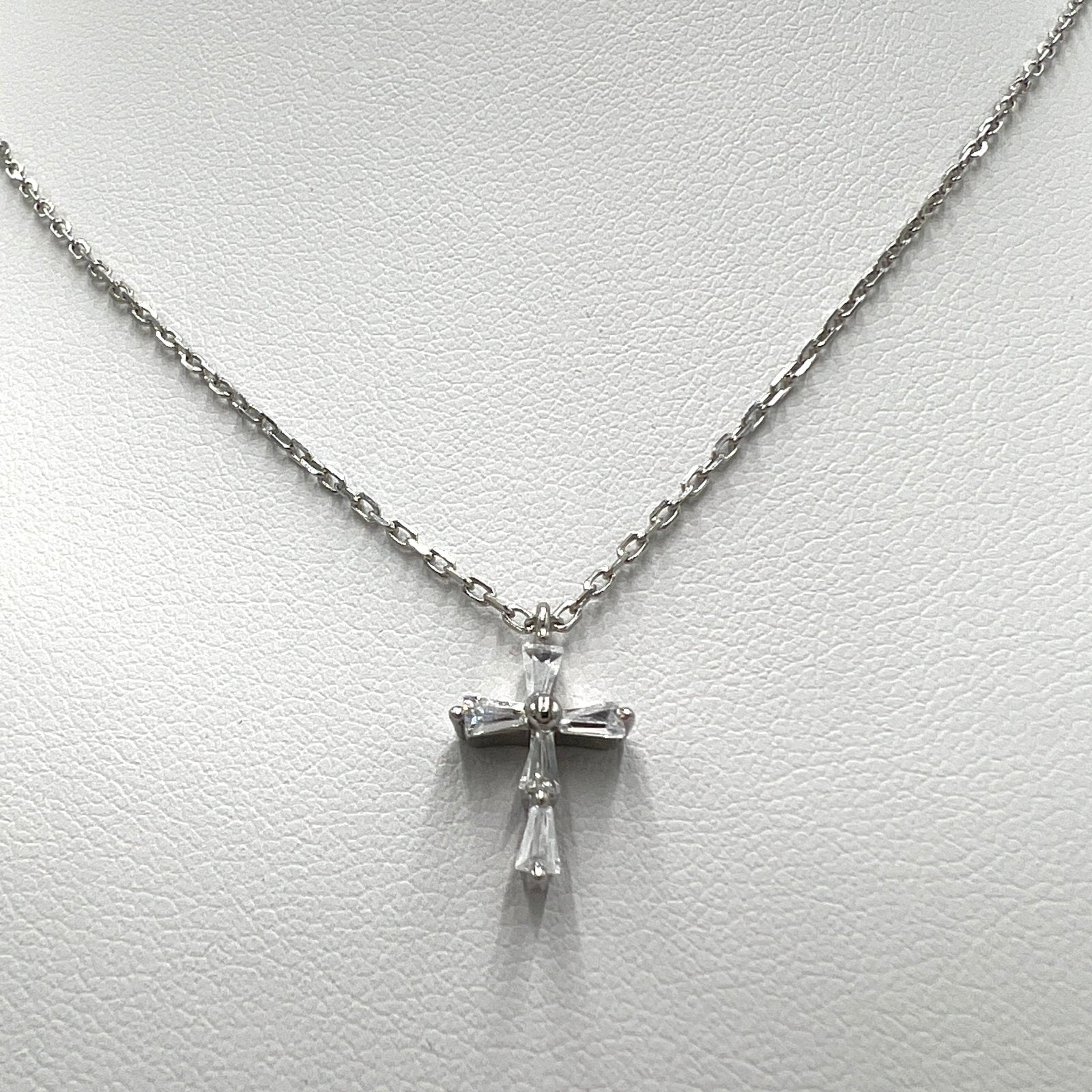 Silver Pendant Necklace