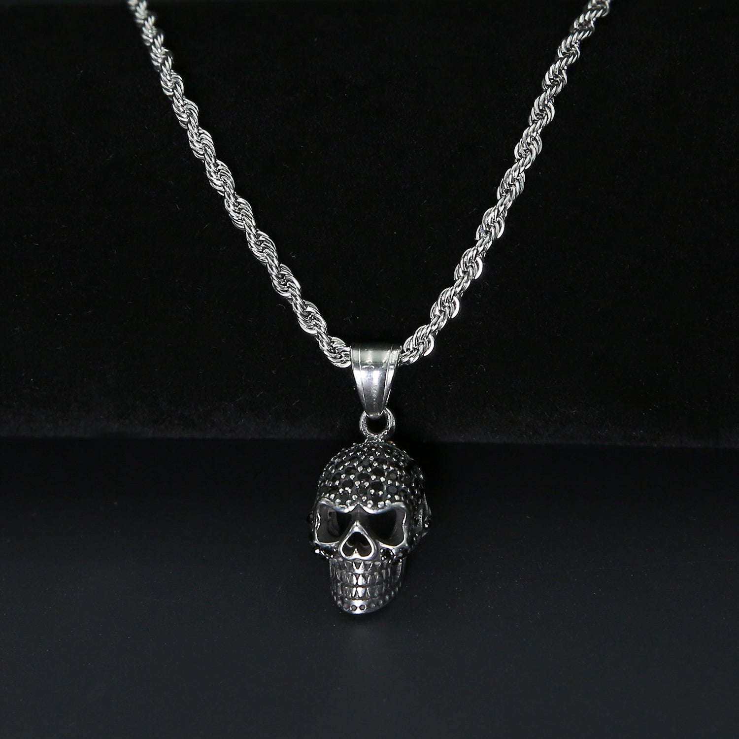 Zirconium Head necklace