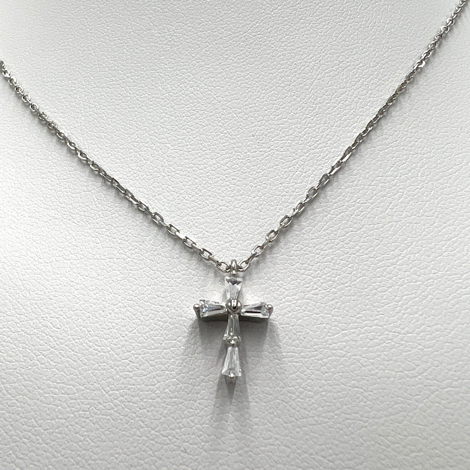 Silver Pendant Necklace